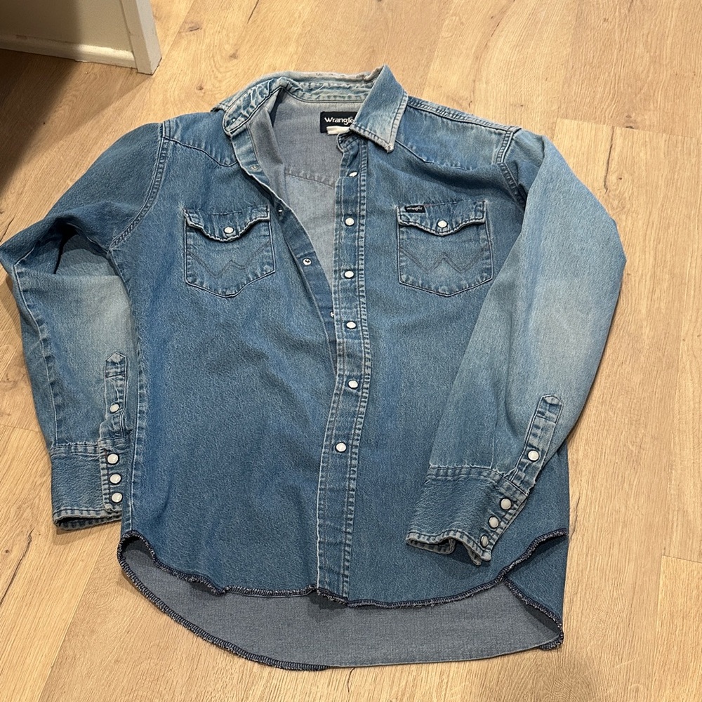 Vintage Wrangler Classic Blue Button-Up Shirt